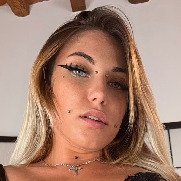 Dalila Dark